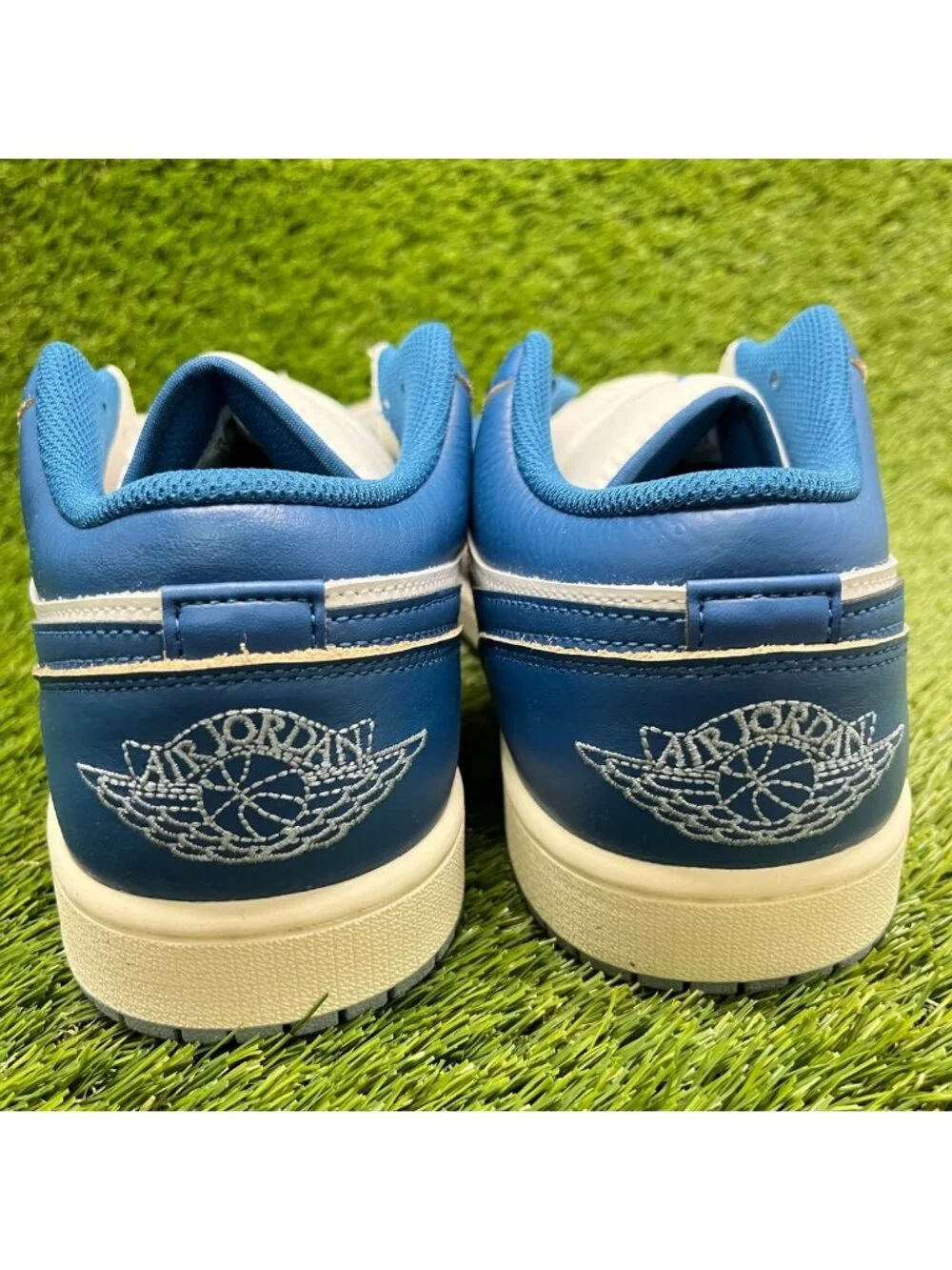 Nike Air Jordan 1 Low SE Mens Size 11 White Blue Athletic Leather Shoes Sneakers